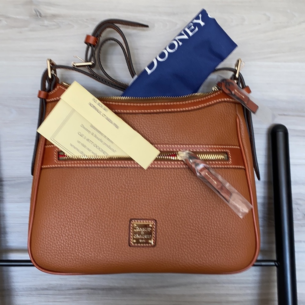 NWT-Dooney&Bourke Pebble Leather Crossbody-Caramel - Picture 4 of 11